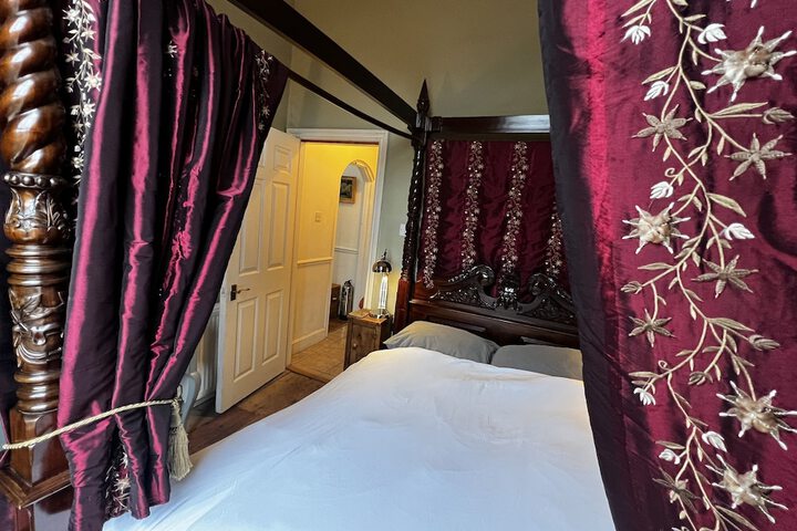 Room 21 of 42