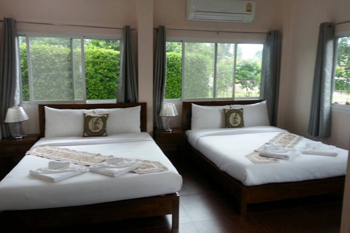 Room 5 of 152