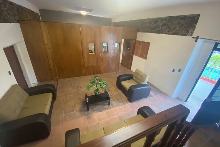 Room 34 of 172