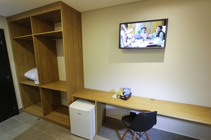Room 14 of 32