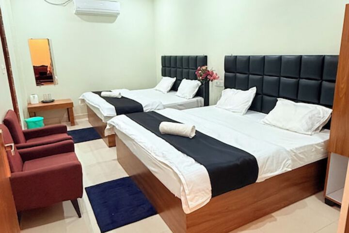 Room 13 of 24