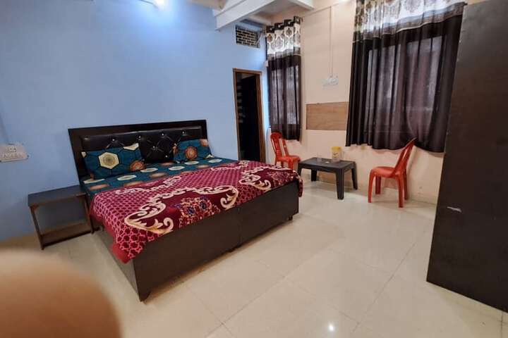 Room 7 of 14