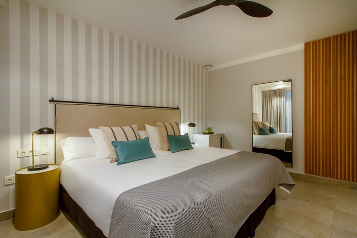 Room 3 of 50