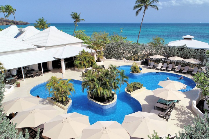 Hotel Pool