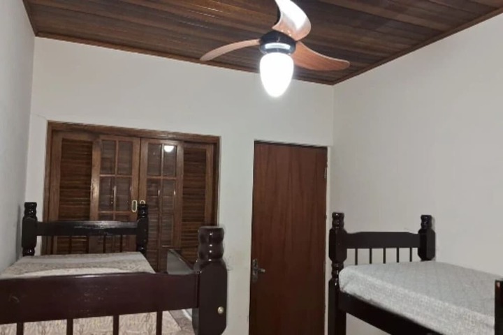 Room 6 of 40