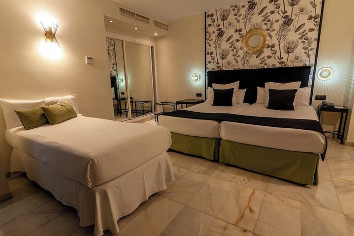 Room 43 of 82