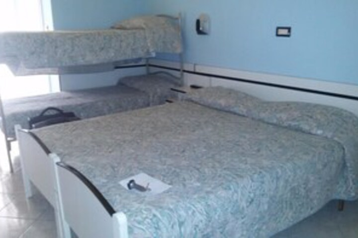 Room 9 of 9