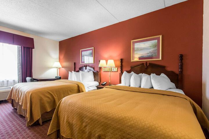 2 Queen Beds