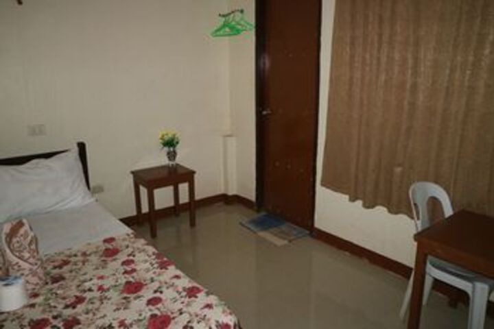 Room 19 of 48