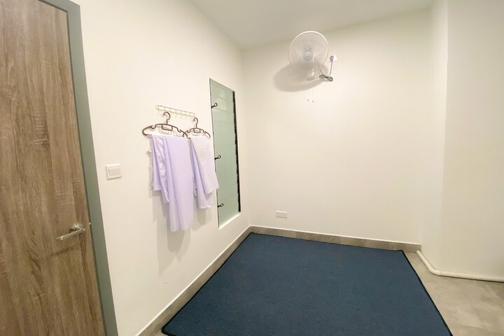 Room 21 of 49