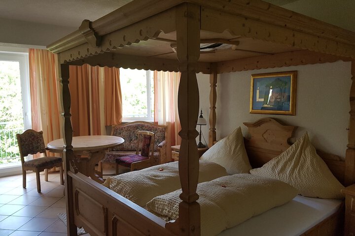 Room 8 of 54