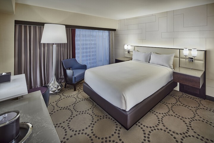 Mountain Deluxe Room with 2 Queen Beds (16 of 21)