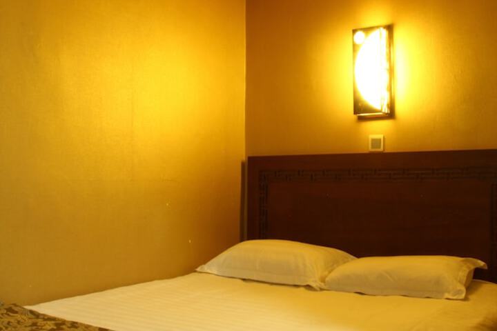 Room 7 of 33