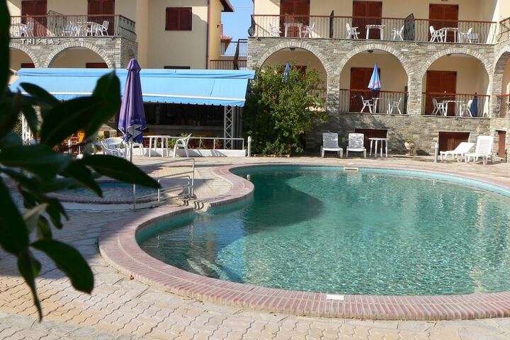Hotel Pool