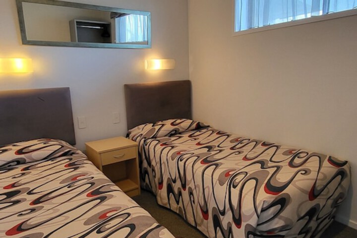 Room 14 of 65