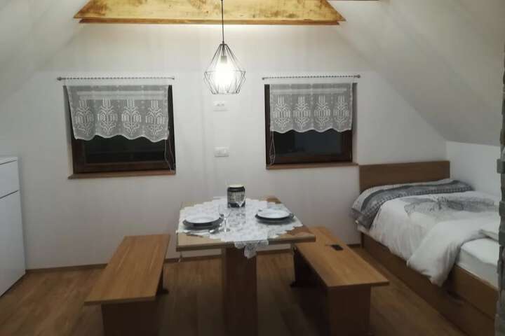 Room 4 of 19