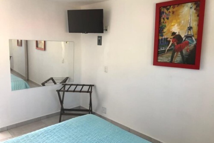 Room 9 of 30