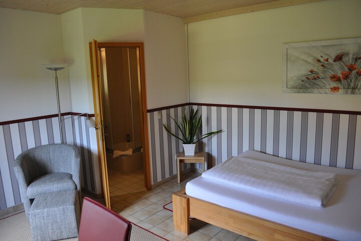 Room 3 of 15