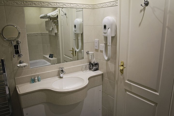 Room 52 of 89