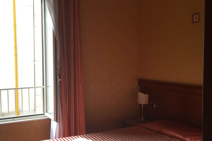 Room 4 of 48