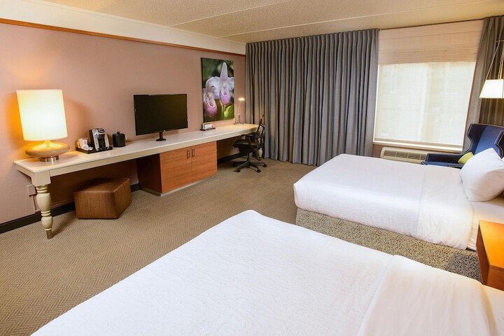 Room 11 of 32