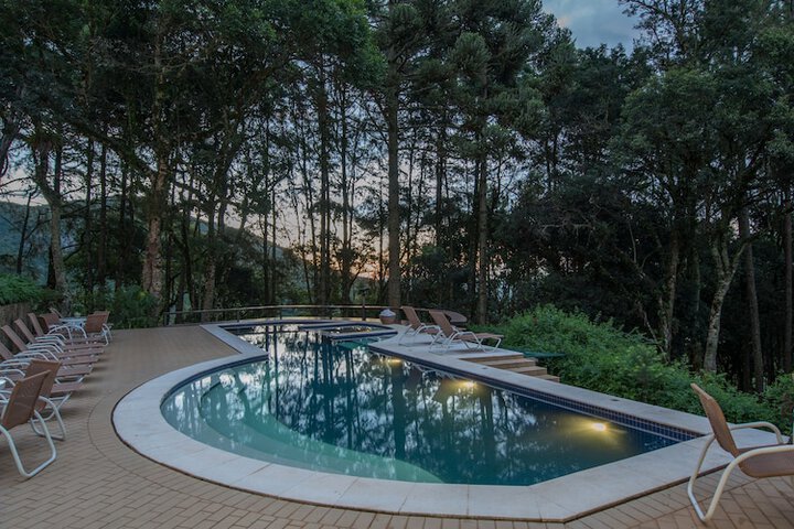 Pool 60 of 123