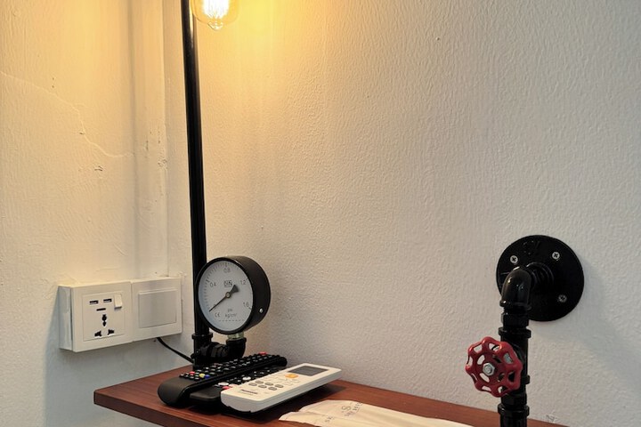 Room 13 of 122