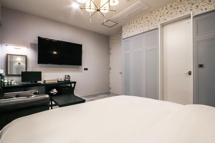 Room 52 of 152
