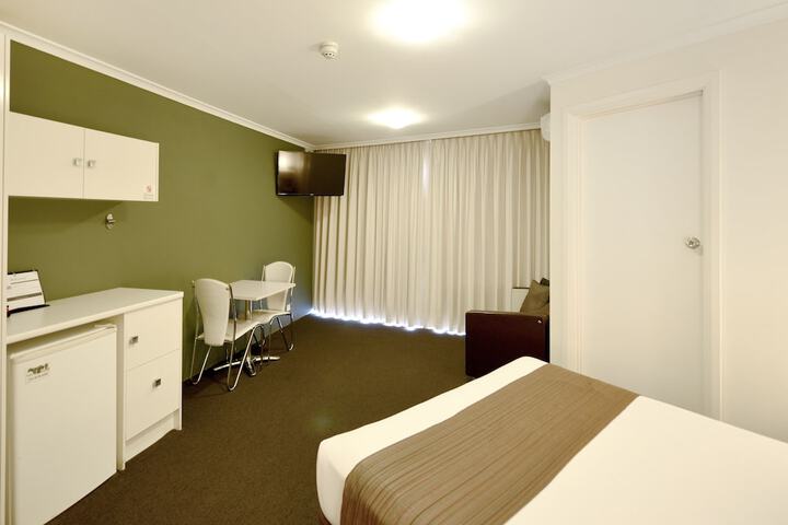 Room 8 of 62