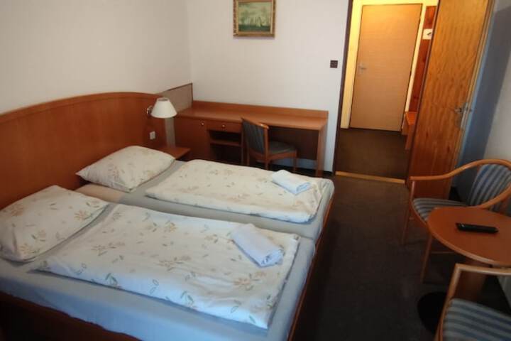 Room 16 of 88