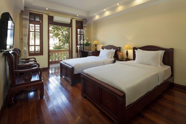 Room 8 of 30