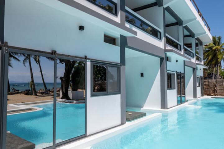 Pool 44 of 75