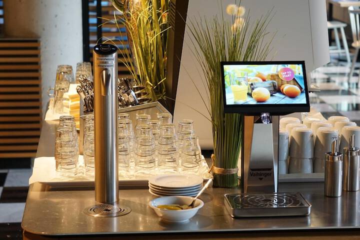 Breakfast/Coffee Service 63 of 92