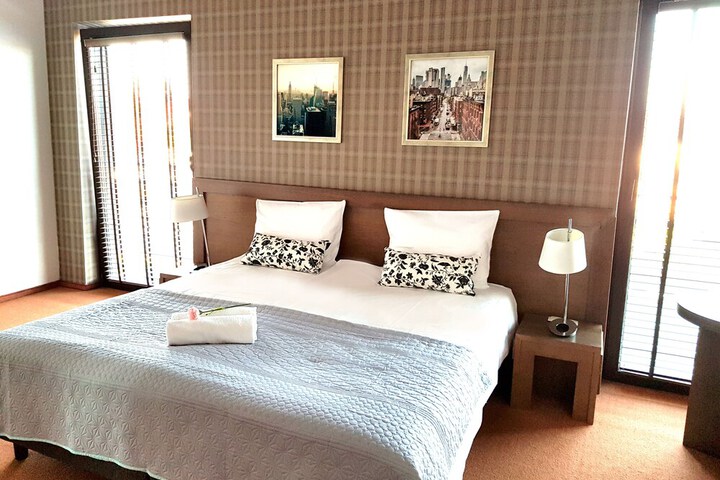 Room 17 of 47