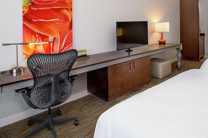 2 Queen Beds (1 of 10)