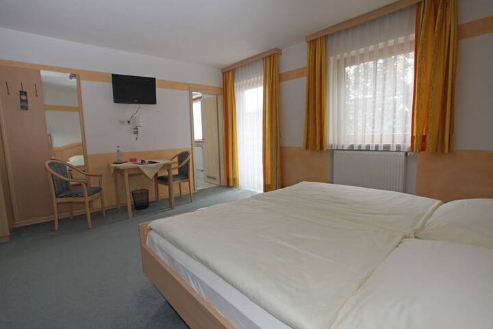 Room 14 of 64