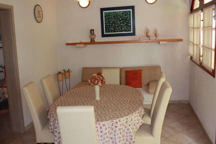 Lounge 19 of 29