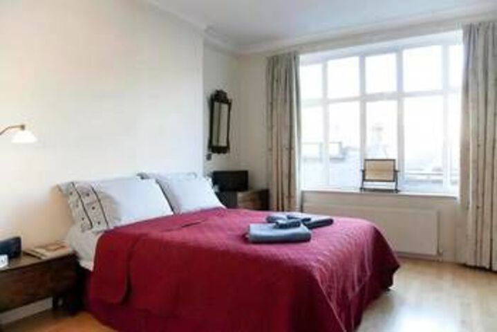 Vintage British 1 bed Flat in Marylebone
