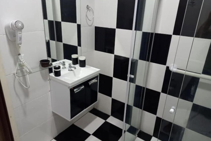 Room 8 of 14