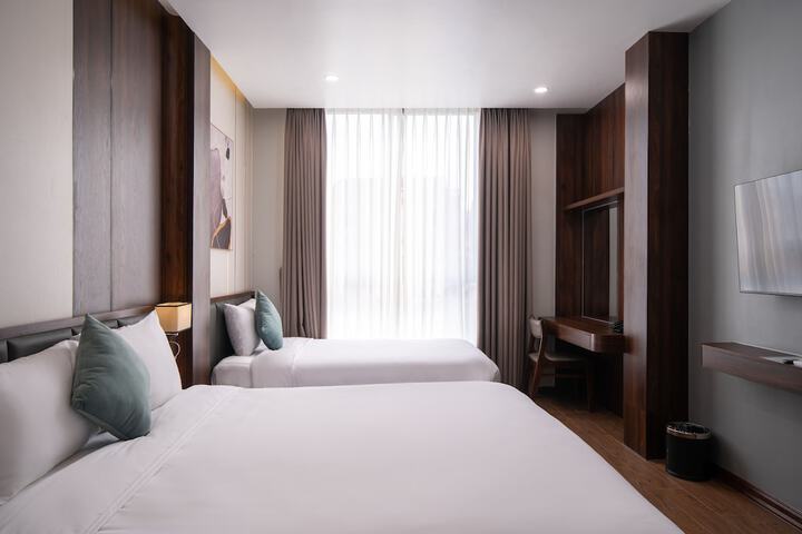 Room 13 of 93