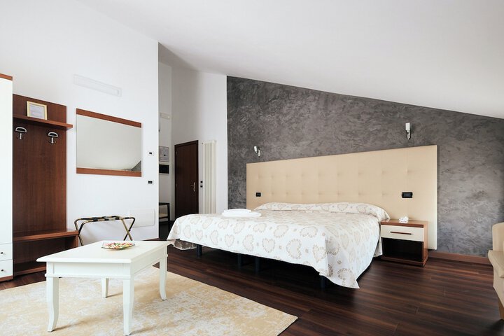 Room 28 of 59