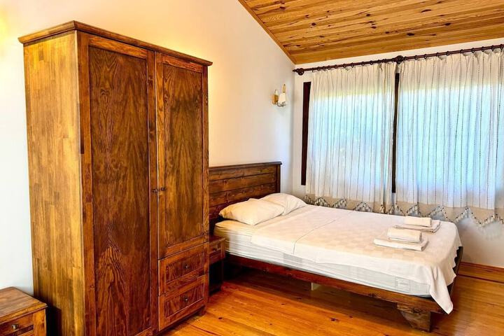 Room 32 of 130