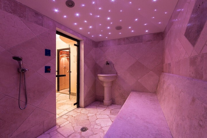 Room 20 of 28