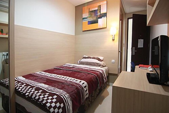 Room 6 of 16
