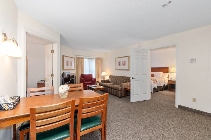 Room 32 of 59