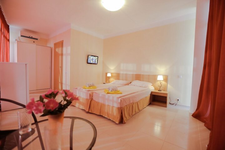 Room 21 of 49