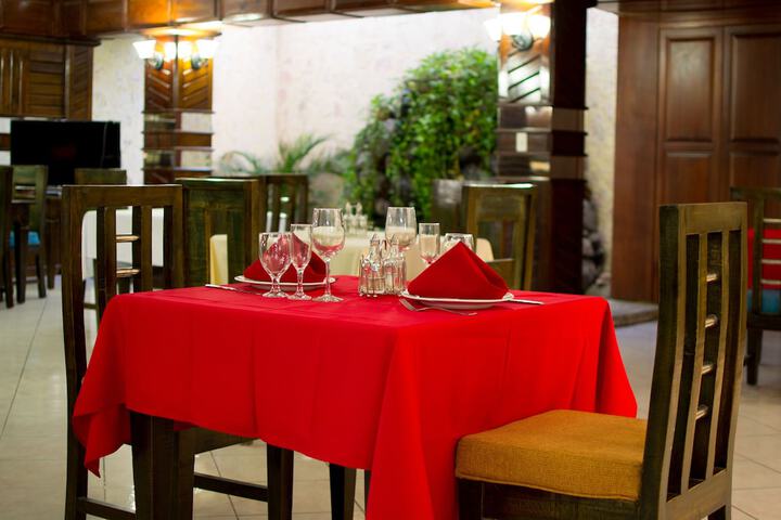 Dining 24 of 41