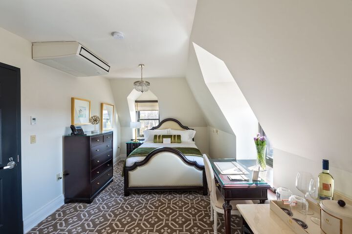 Room 7 of 79