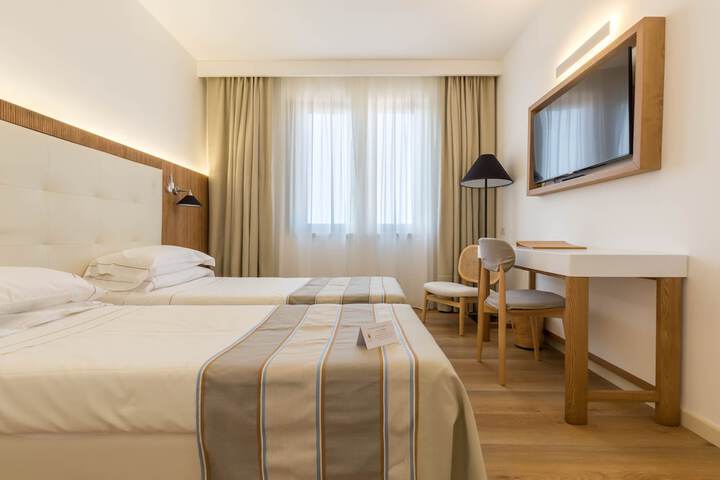 Room 56 of 254