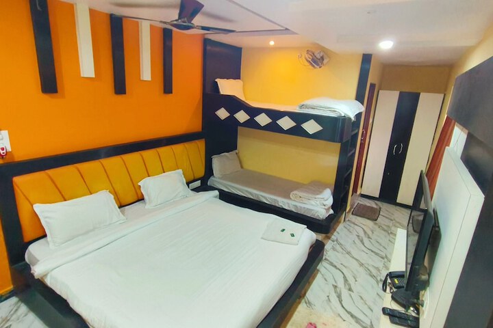 Room 26 of 40